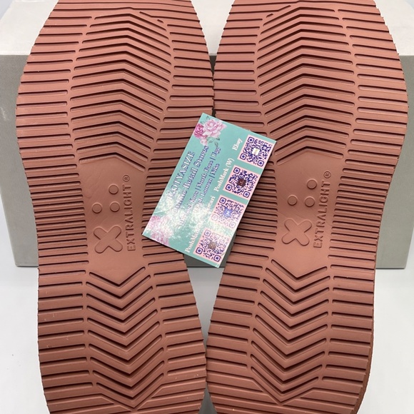 JOHNSTON & MURPHY COLLECTION JAMESON 'MADE IN ITALY' CHUKKA BOOT - Picture 7 of 11